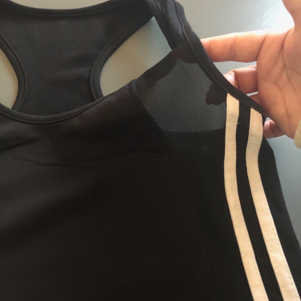 ❤️Sold ❤️Workout top - Picture 2 of 6
